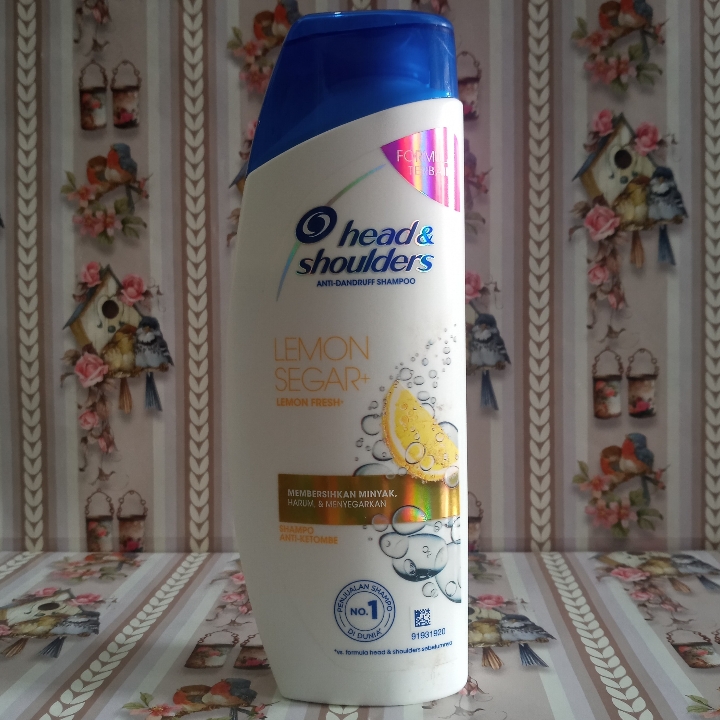 HS Anti Dandruff Shampoo 4