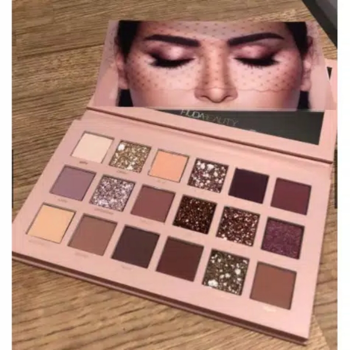 HUDA BEAUTY NUDE NEW EYESHADOW 2