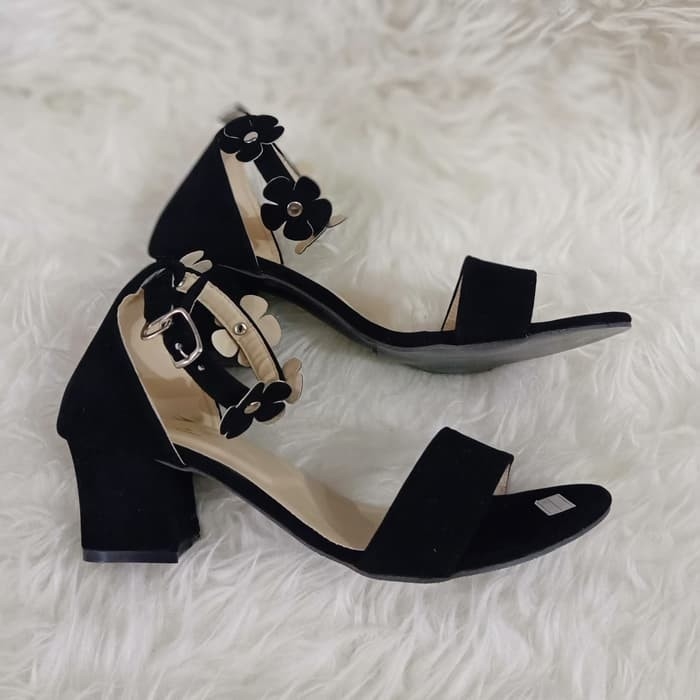 Heels Hak Tahu Bunga W20 Hitam 2