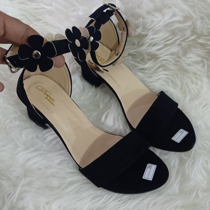 Heels Hak Tahu Bunga W20 Hitam 3