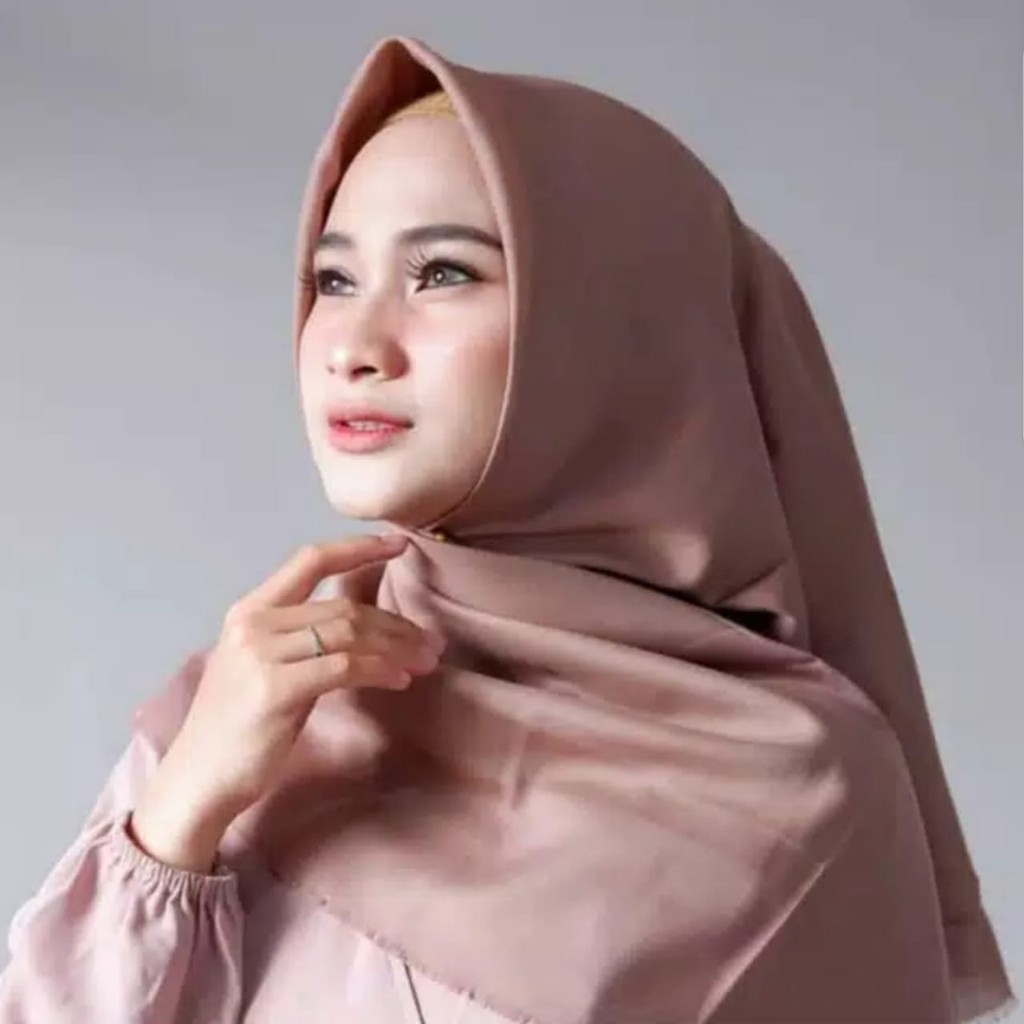 Hijab SEGIEMPAT SAUDIA POLOS 3