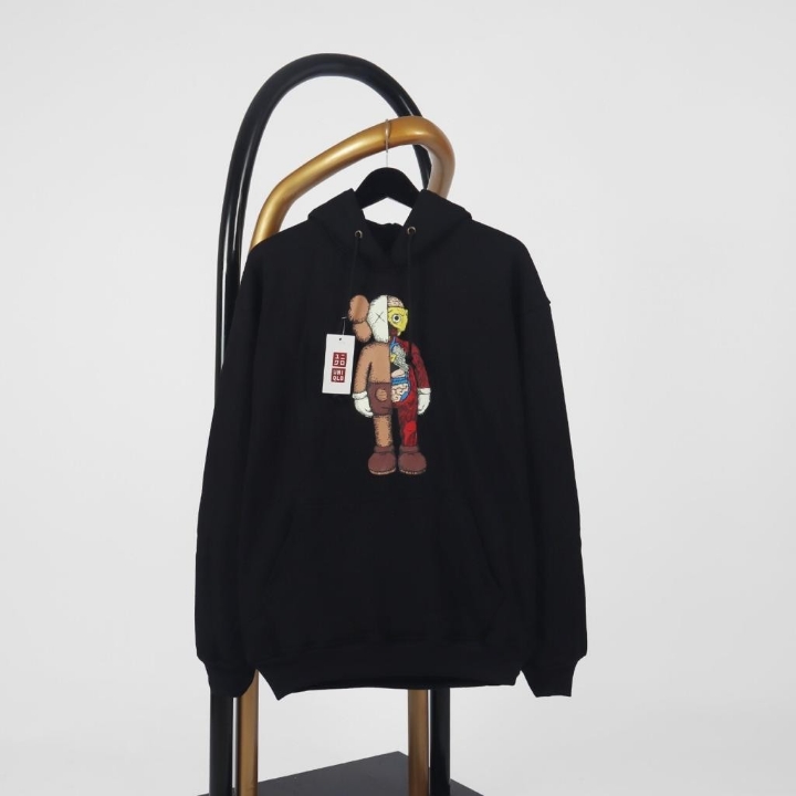 Hoodie Uniqlo KAWS 4