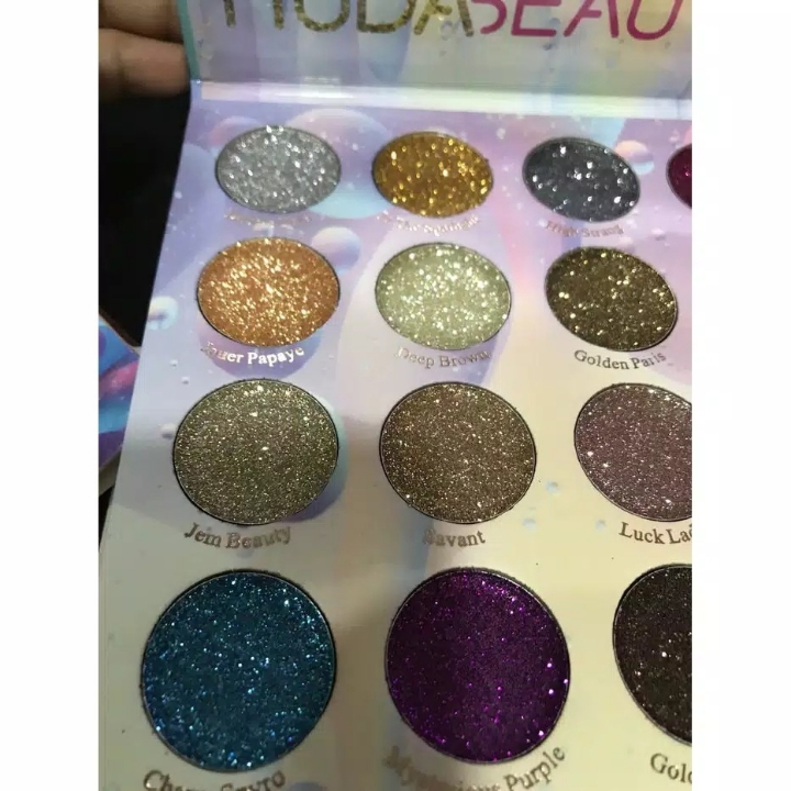 Huda beauty my heart eyeshadow  2