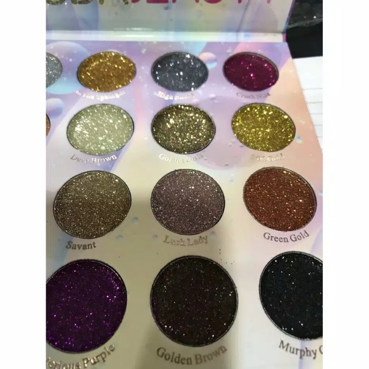 Huda beauty my heart eyeshadow  3