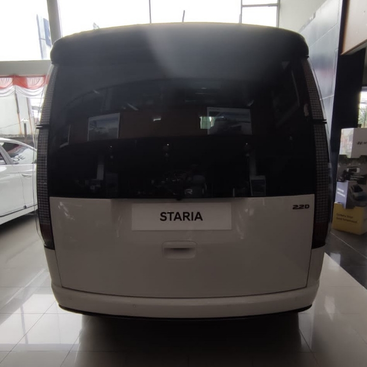 Hyundai Staria 2