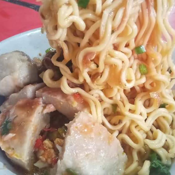 INDOMIE AYAM BAKSO LEVEL PEDAS