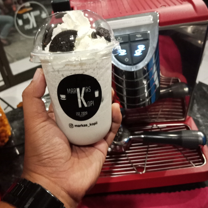 Ice Cookies N Cream Frappe