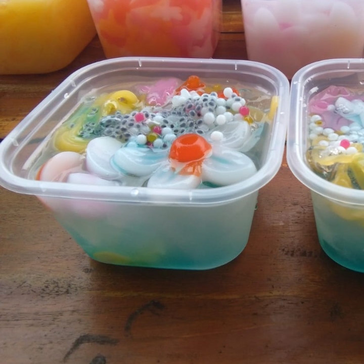 Ice Mie Jelly Mangkuk Rasa Cuctail