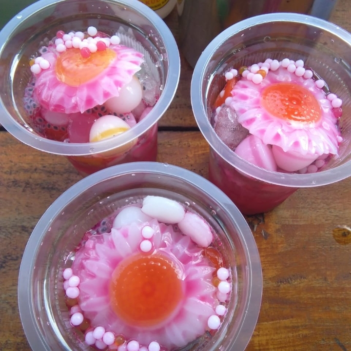 Icw Mie Jelly Cup Rasa Stroberi