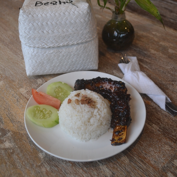 Iga Babi Bakar Dan Nasi