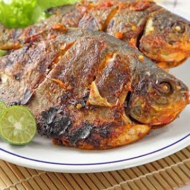 Ikan Bakar Bawal dan Nasi