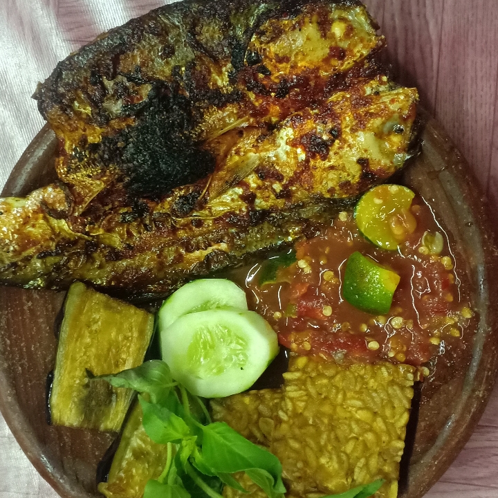 Ikan Bandeng Bakar Tanpa Nasi