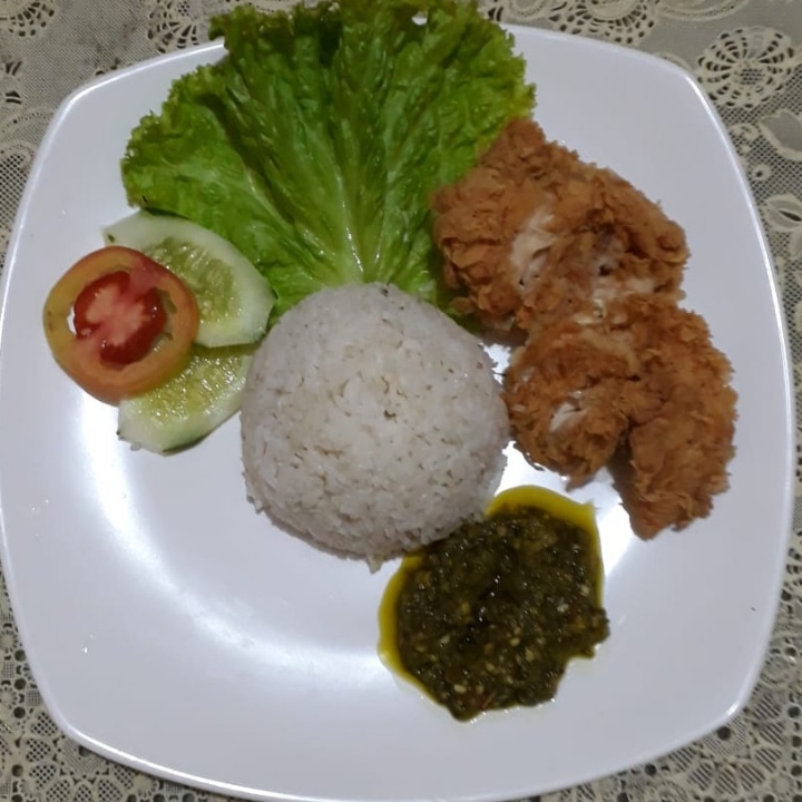 Ikan Geprek Sambel Ijo