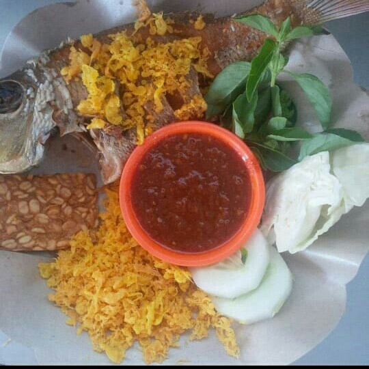 Ikan Goreng Kremes - Nasi