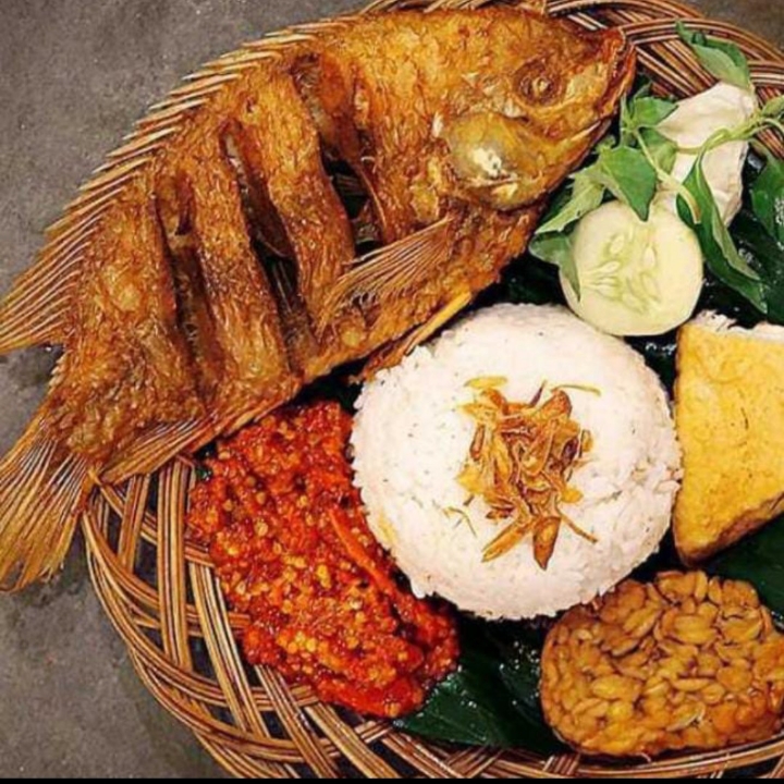 Ikan Goreng Lalapan 