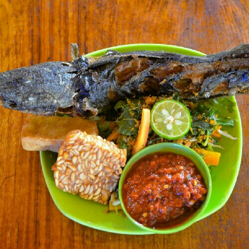 Ikan Lele Bakar Rujak tau Kecap