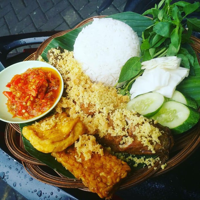 Ikan Lele Kremes Dan Nasi