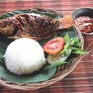 Ikan Nila Panggang Nasi Uduk