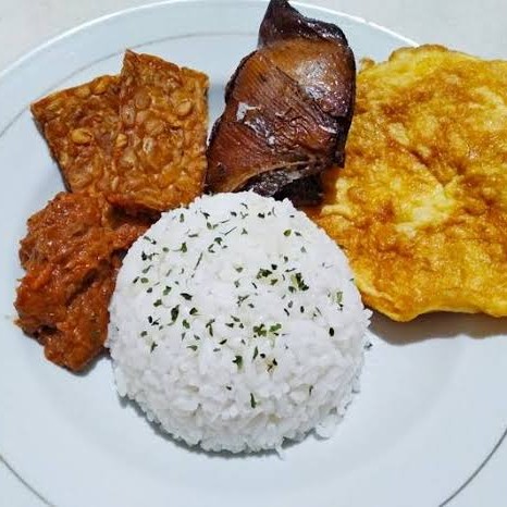 Ikan Pari Nasi Uduk