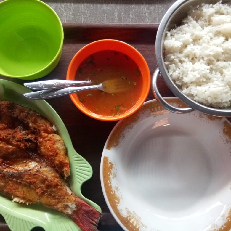 Ikan bakar plus nasi