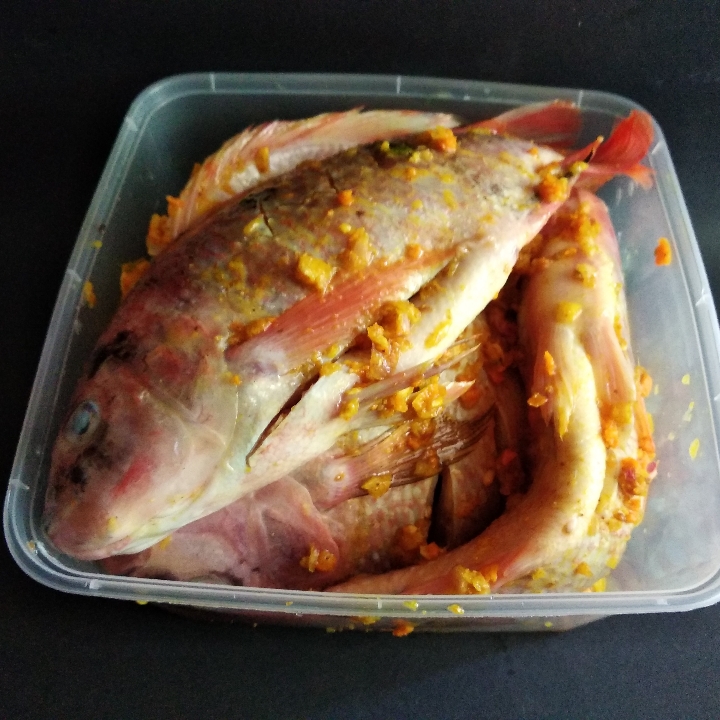 Ikan nila bumbu kuning