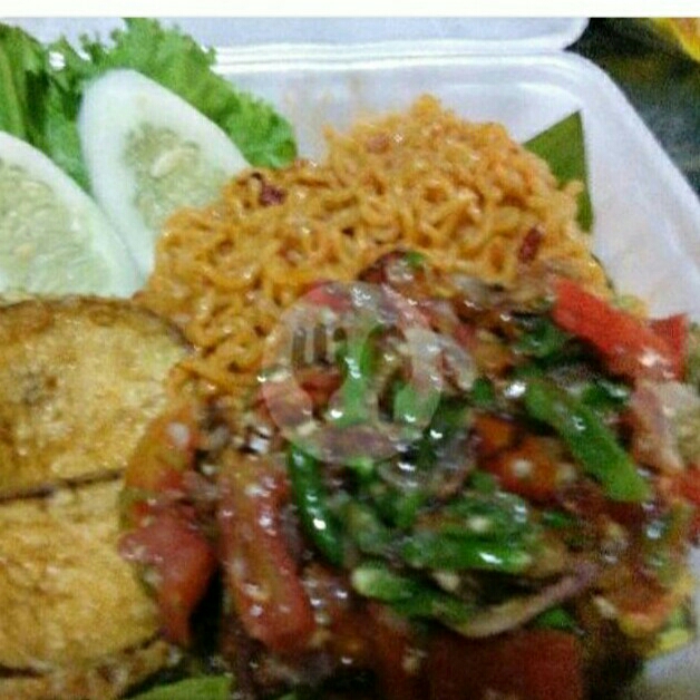 Indomi Ayam Goreng Sambal Pecak