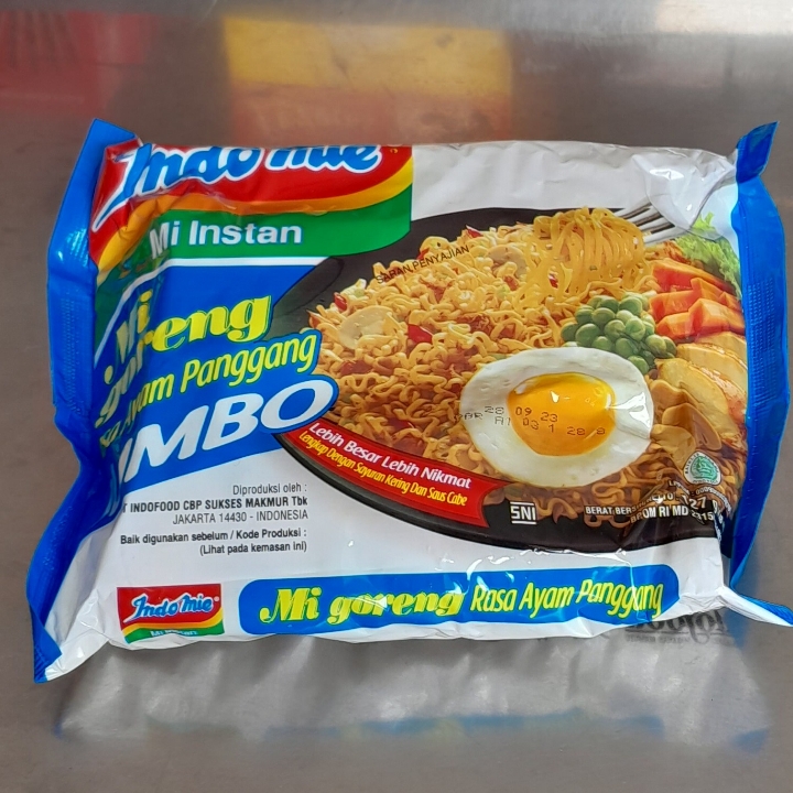 Indomie Goreng Jumbo Ayam Panggang