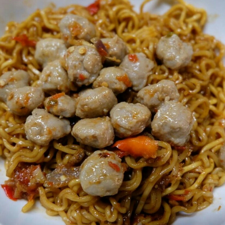 Indomie Goreng Jumbo Bakso