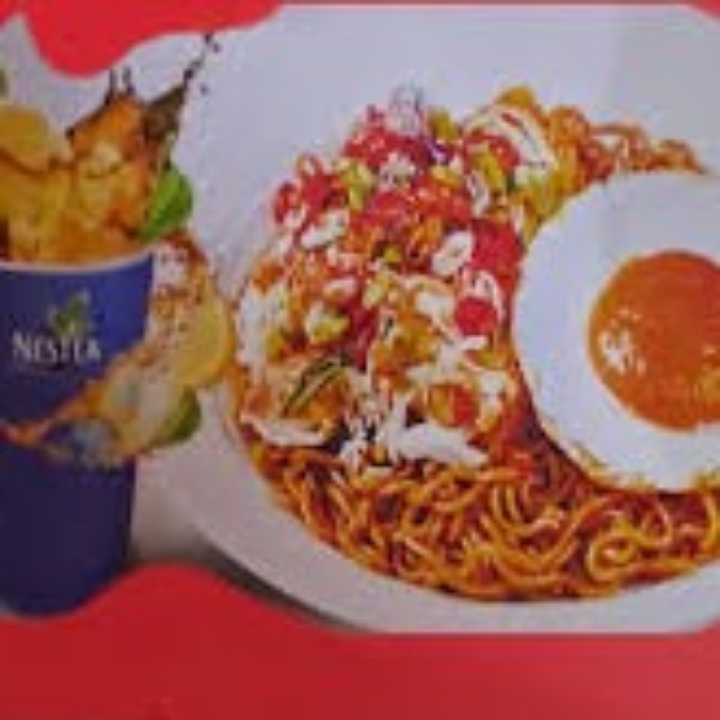 Indomie Goreng Telur Ceplok Ayam Fillet Sambal Matah Nestea