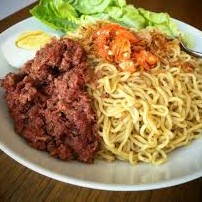 Indomie Kornet Sapi N Telor N Bakso