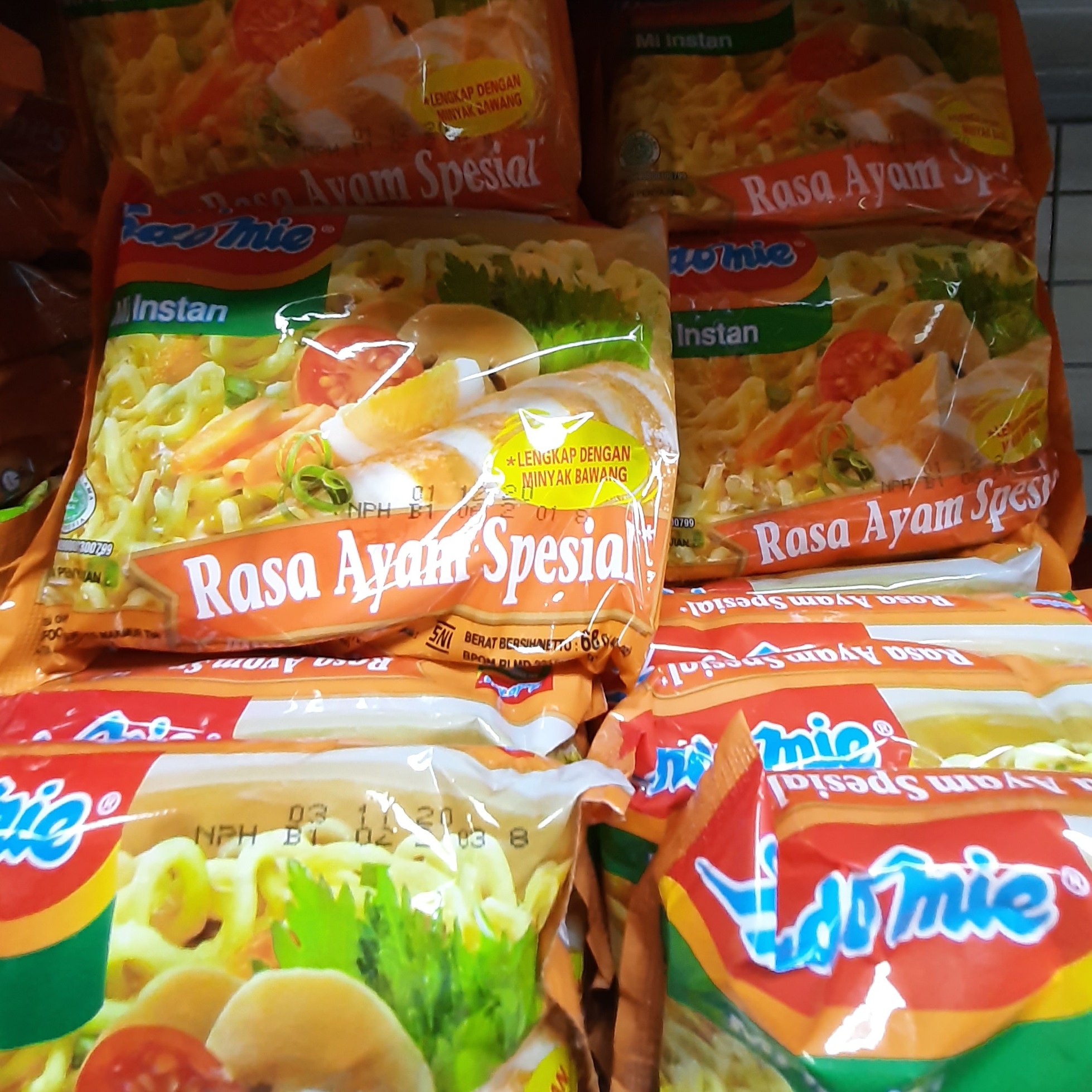 Indomie Rasa Ayam Spesial