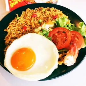 Indomie goreng telur mata sapi 