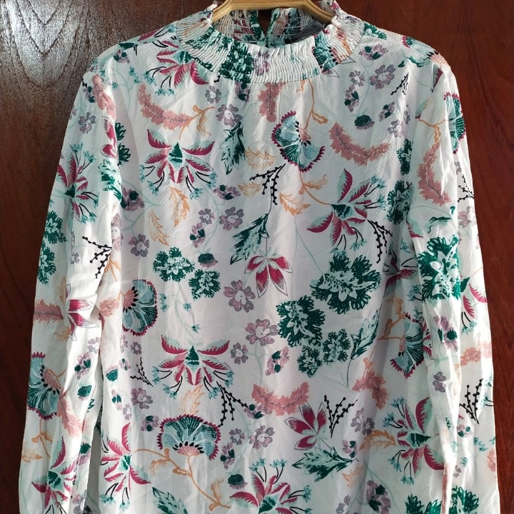 Isuga Blouse 