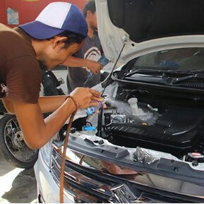 JASA CUCI BODI DAN KOLONG  VACUM MERK SEMUA JENIS MOBIL PER UNIT 3