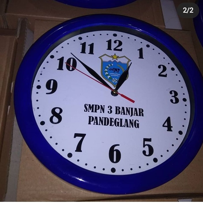 Jam Dinding Biru 24