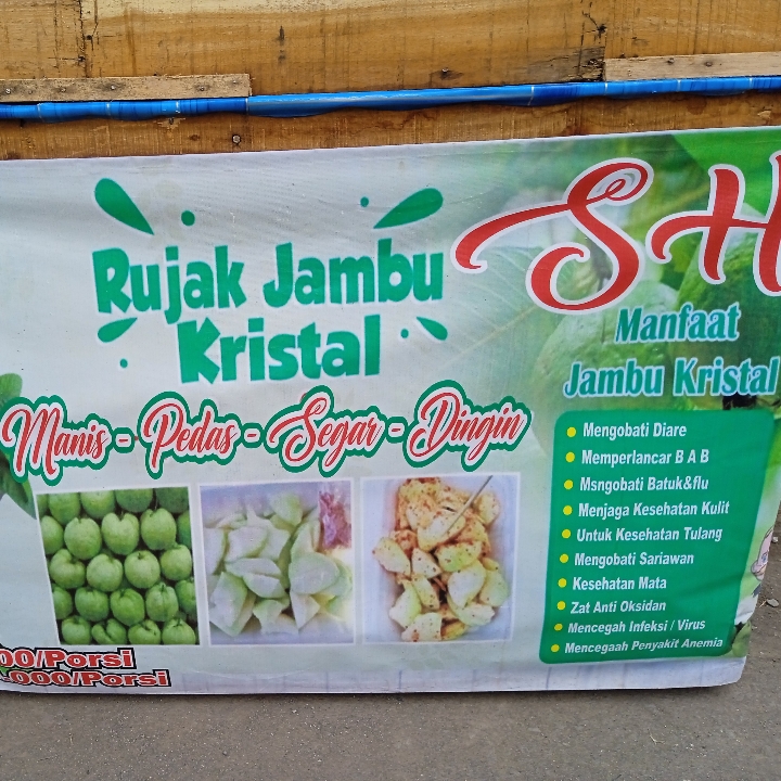 Rujak Jambu Kristal