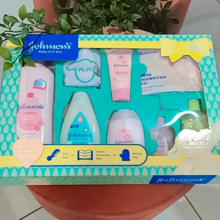 Johnson Baby Gift Box 