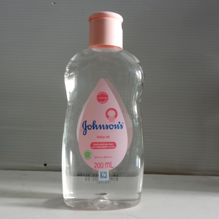 Johnsons Baby Oil