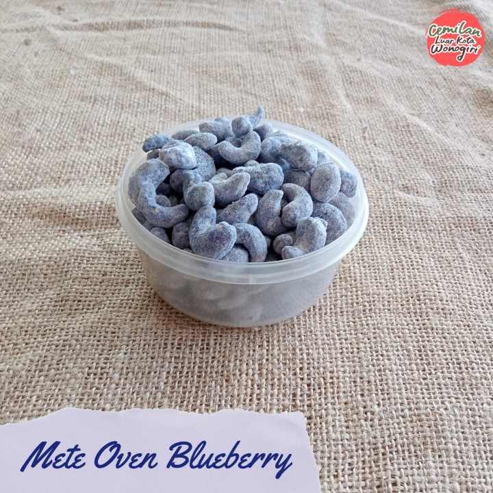 Kacang Mete Blueberry