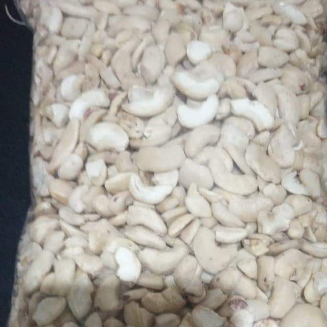 Kacang Mete Pecahan