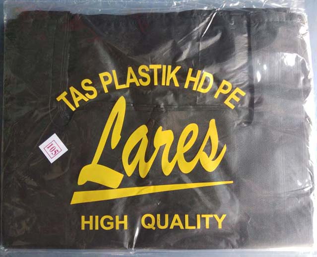 Kantong HD - 15 Hitam Emboss LARES