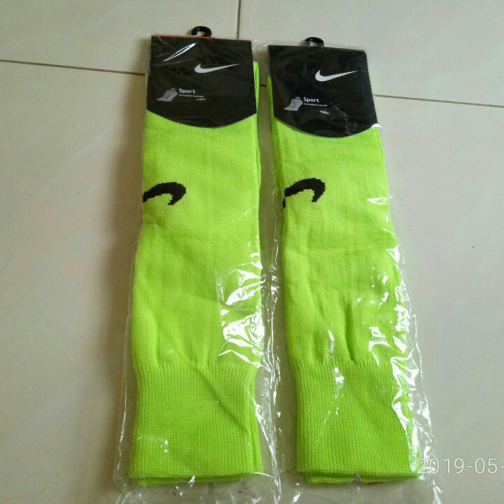 Kaos Kaki Nike Panjang Hijau Stabilo