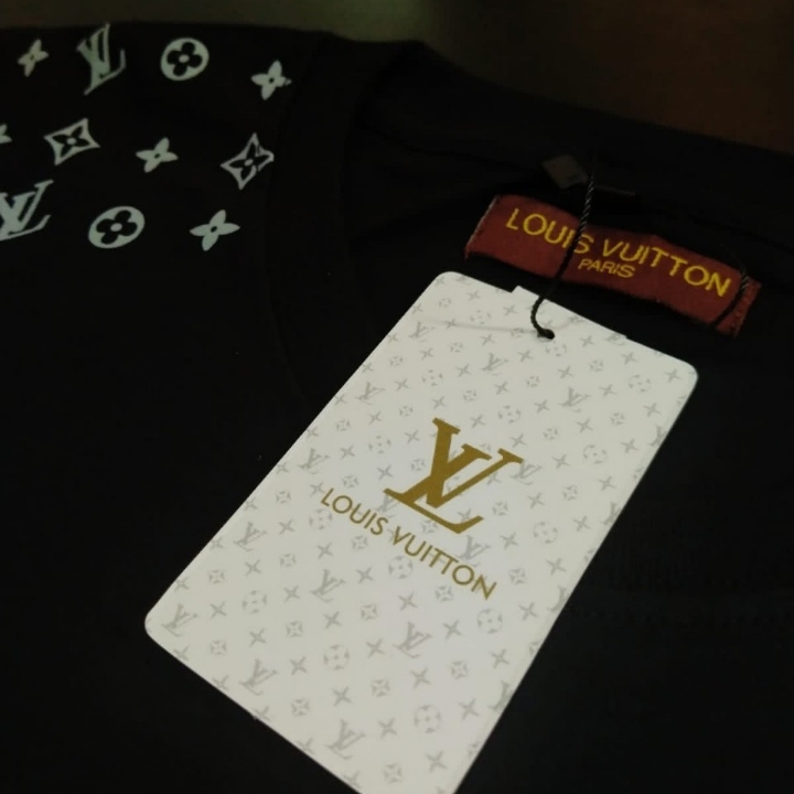 Kaos Louis Vuitton List 3