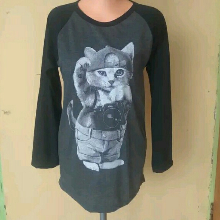 Kaos Reglan Motif Kucing