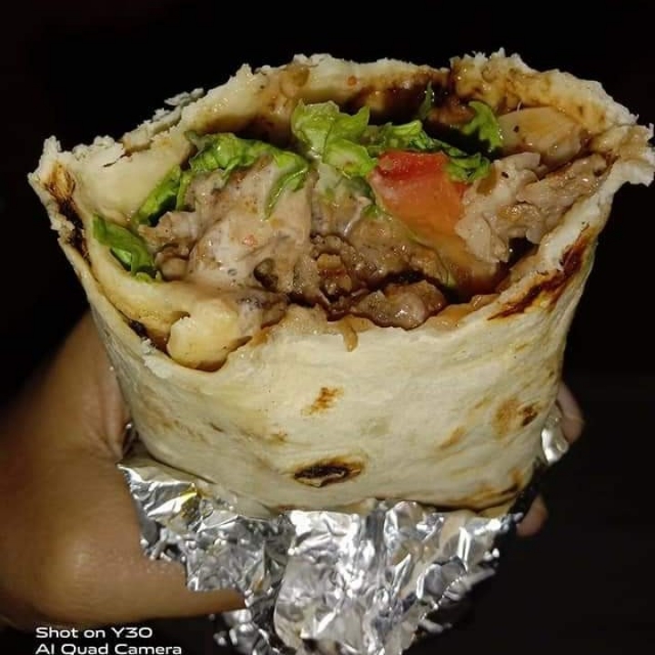 Kebab Sapi Topping Telur Keju Roti Lavash Bakar