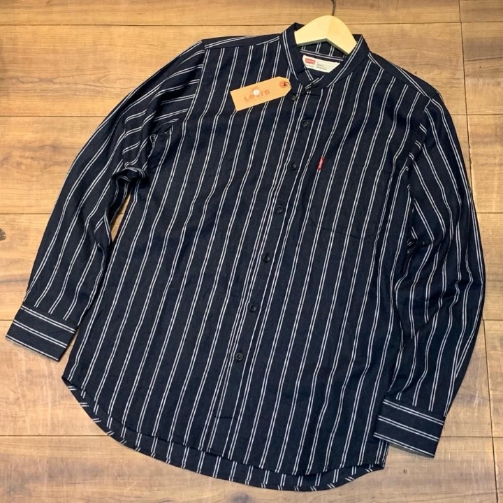 Kemeja Levis salur