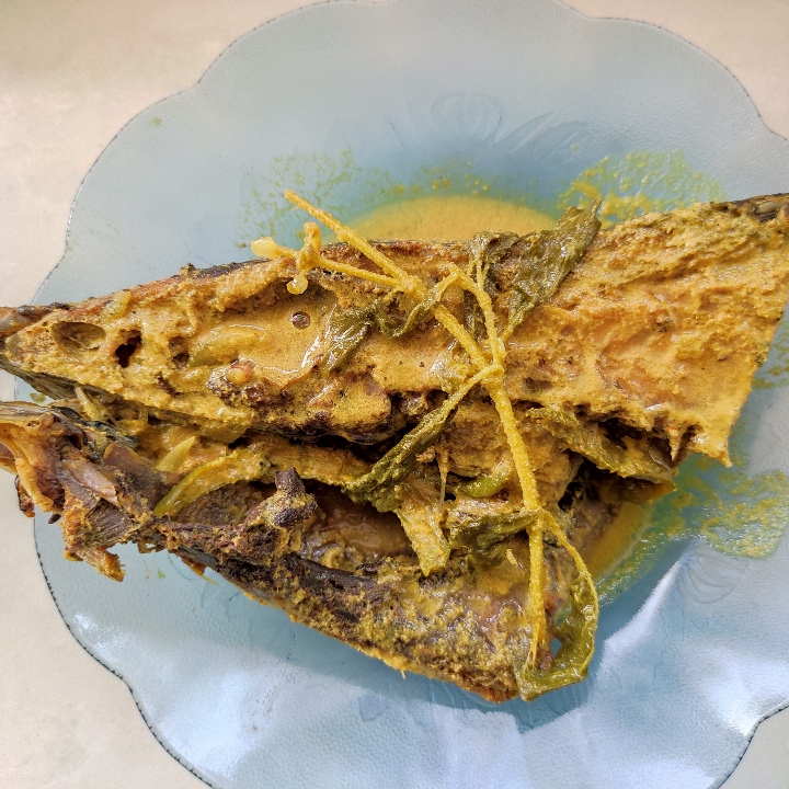 Nasi Kepala Ikan Tongkol Gulai Kuning