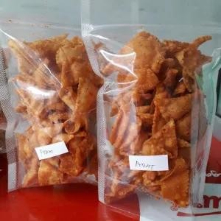 Keripik Pangsit Pedas