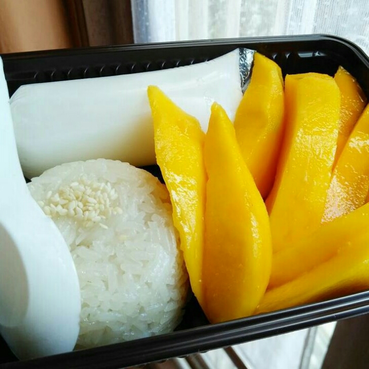 Ketan Susu Mangga