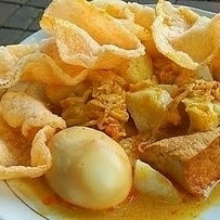 Ketupat Dan Lotong Sayur Komplit